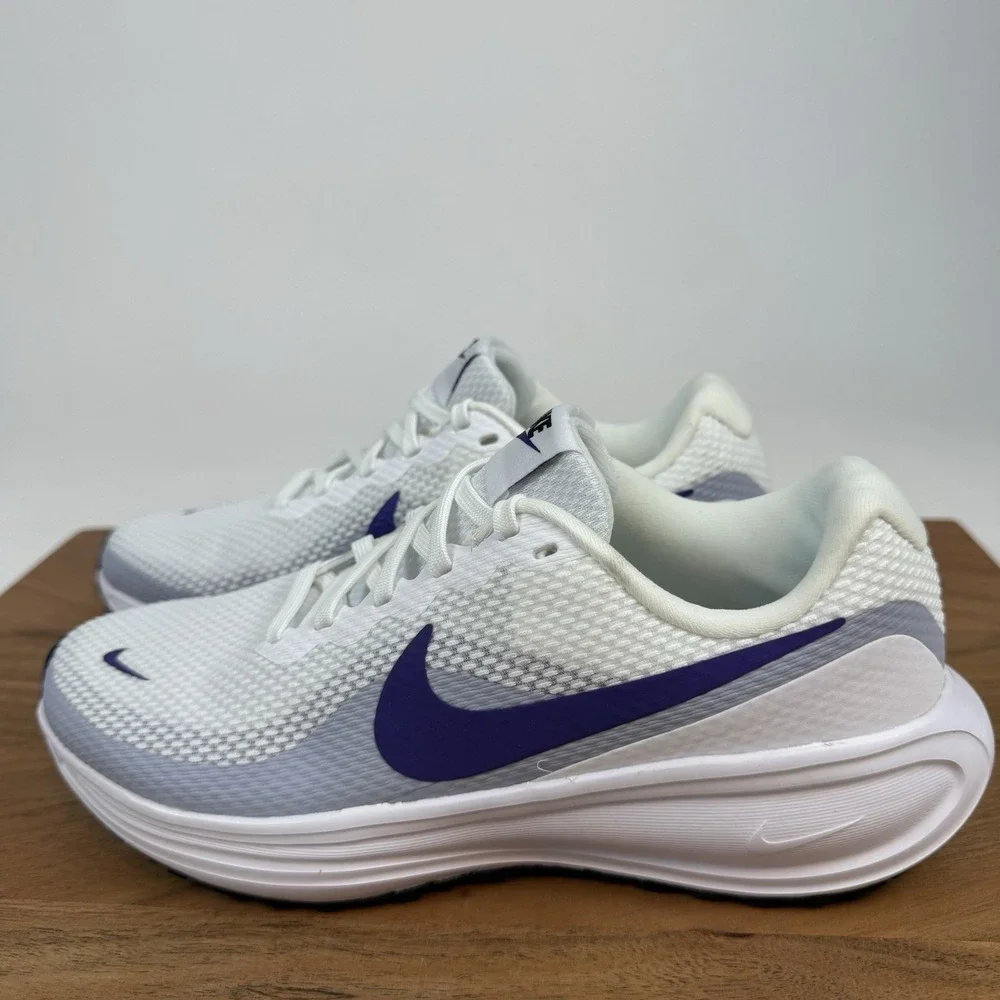 New NIB Womens Nike Revolution‎ 8 White Atheltic Running Sneakers Shoes Size 6 W